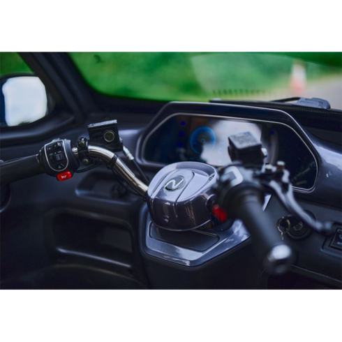 NEO-ONEメイン画像-6_ハンドル廻り画像