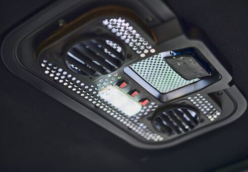 NEO-ONEメイン画像-7_ルーフ廻り室内画像